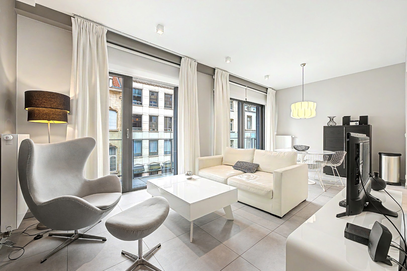 Gemeubeld appartement met terras nabij Chatelain - foto 5