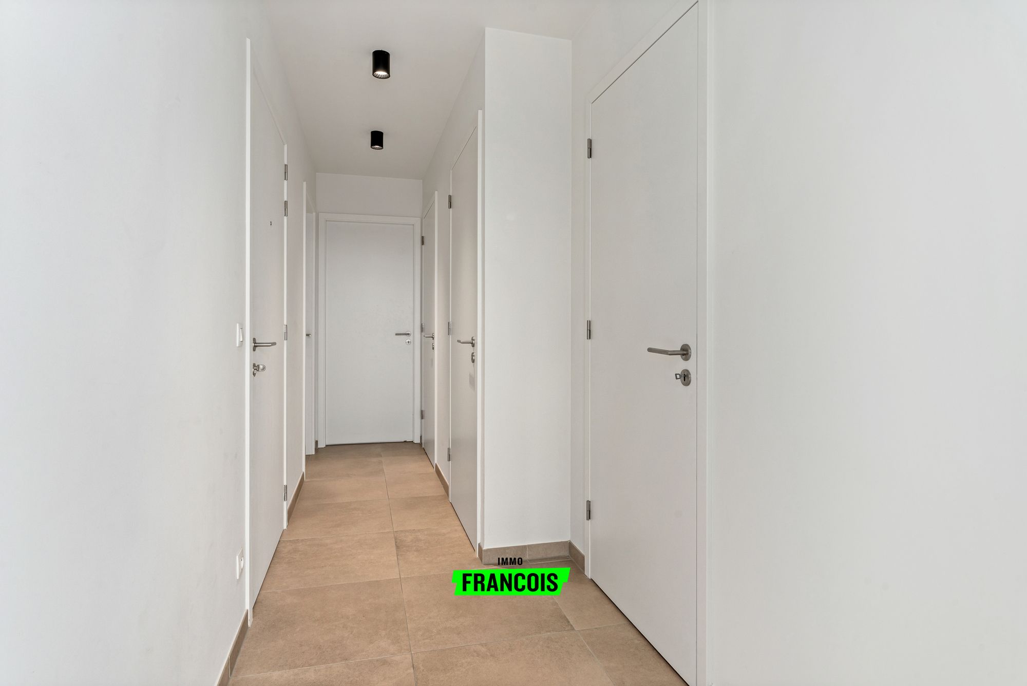 Prachtig 2-slaapkamerappartement met terras te Roeselare - foto 2