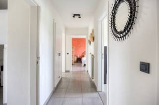 Welkom in deze kleinschalige residentie te Wilsele ! Gelegen in een appartementsblok met slechts zes appartementen, vinden we op de...