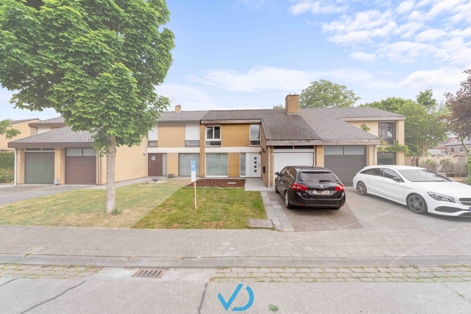 Ruime gezinswoning met drie slaapkamers, tuin, garage &amp; gunstig EPC in het gezellige Boezinge! - foto 1