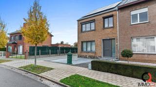 Recent gerenoveerde stadswoning (HOB) met tuintje op een perceel van 3A 73CA, in het centrum van Tessenderlo-Ham.De woning is ingedeeld als...