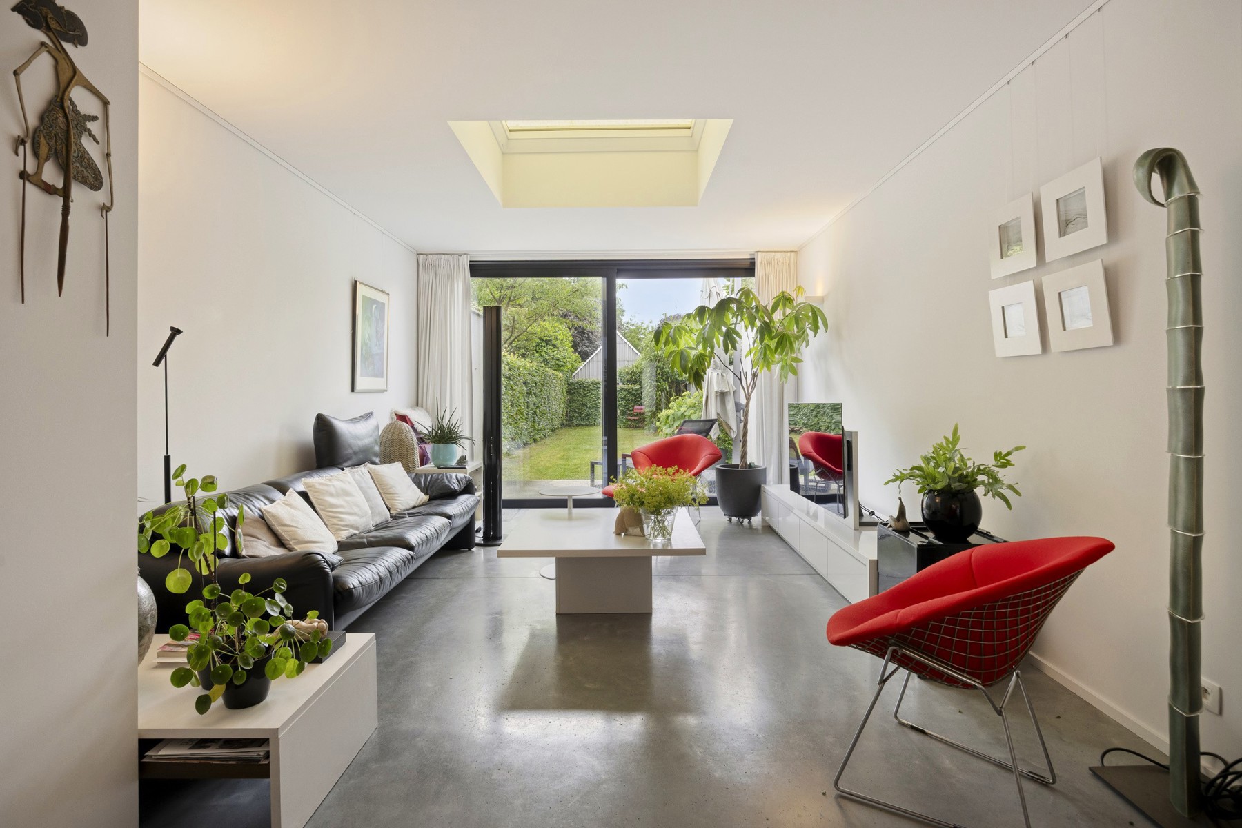 Volledig gerenoveerde woning met 3 slpk, bureau en tuin - foto 3