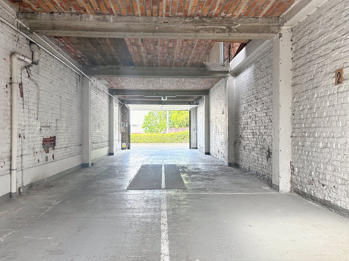 Enclosed parking space for rent in Roeselare. - photo 3