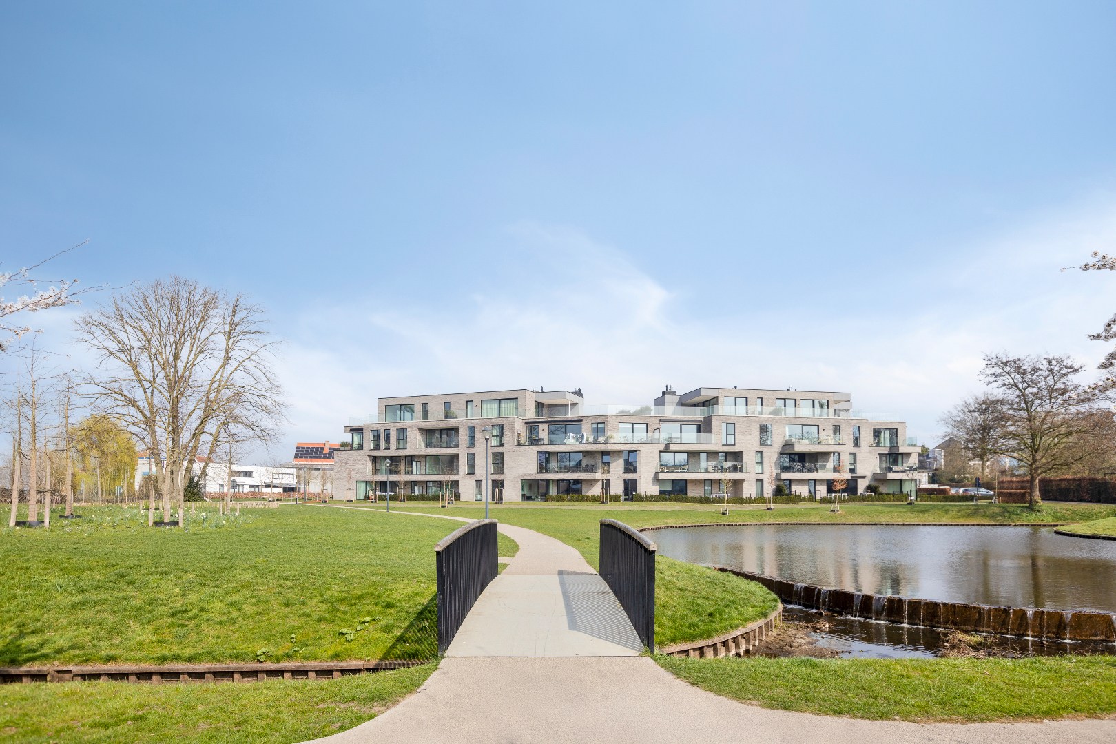 Groot 1-slaapkamer appartement met terras - foto 5