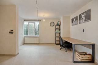 This spacious semi-detached building at Graaf de Brigodestraat 12, Sint-Lambrechts-Herk, offers a living area of 200 m² on a plot of 11a69ca...