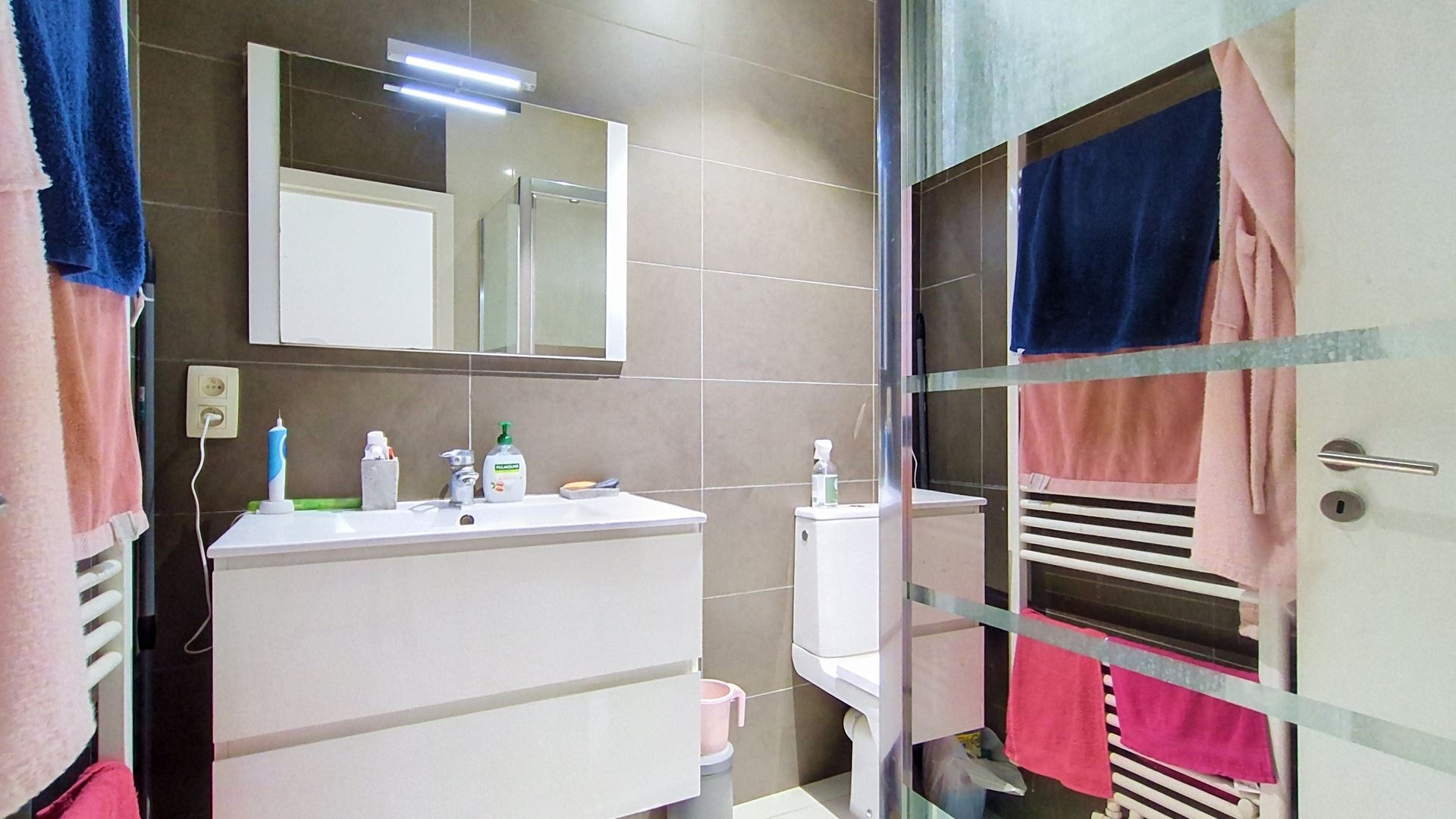 Appartement te huur in Charleroi met 1 slaapkamer - foto 5