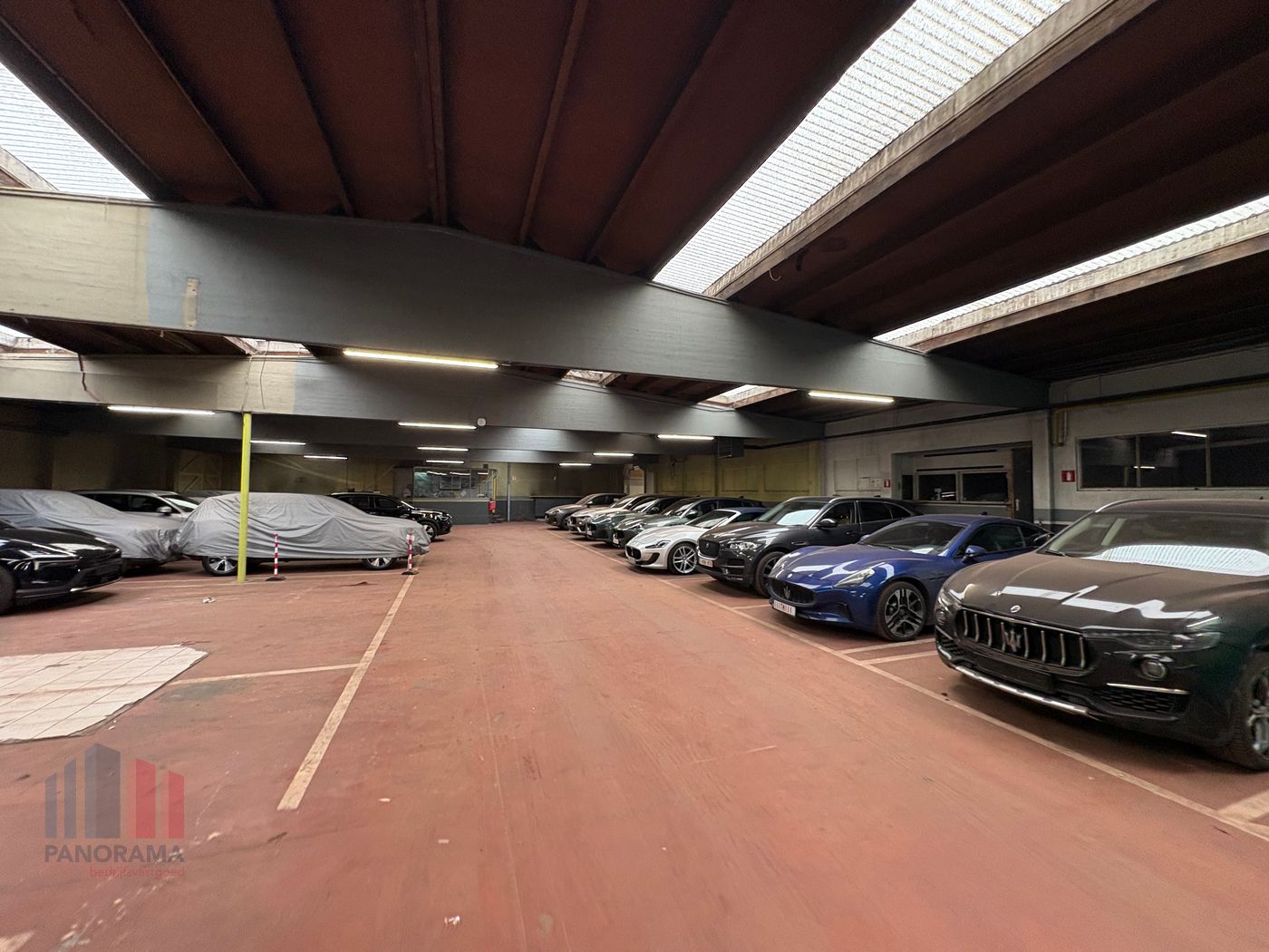 Veelzijdig bedrijfsgebouw met showroom op absolute toplocatie - foto 5