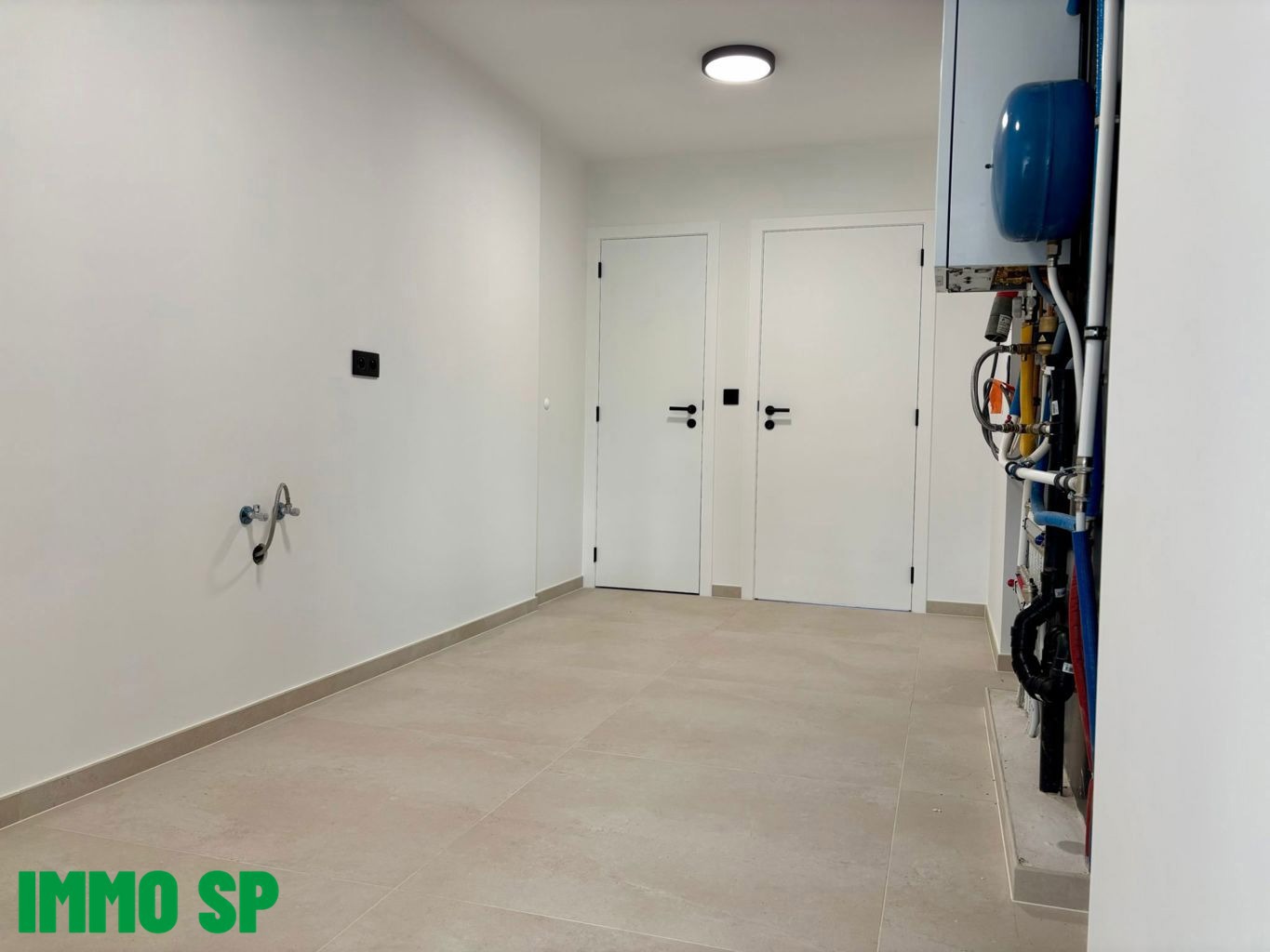 Ruime gezinswoning te huur — 5 slaapkamers &amp; heerlijke buitenruimte - foto 5