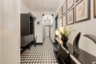 Karaktervolle woonst met indrukwekkend interieur in hartje Oud-Rekem!Deze unieke woonst combineert stijlvol wonen met een hoogwaardig afgewerkt...