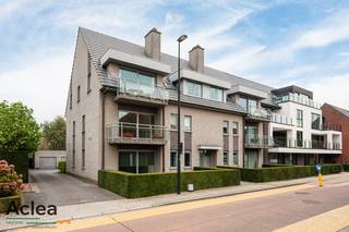 Ontdek dit instapklare, gelijkvloerse hoekappartement van maar liefst 112m² in Sint-Jan-in-Eremo. Dankzij de vele ramen geniet je hier de hele...