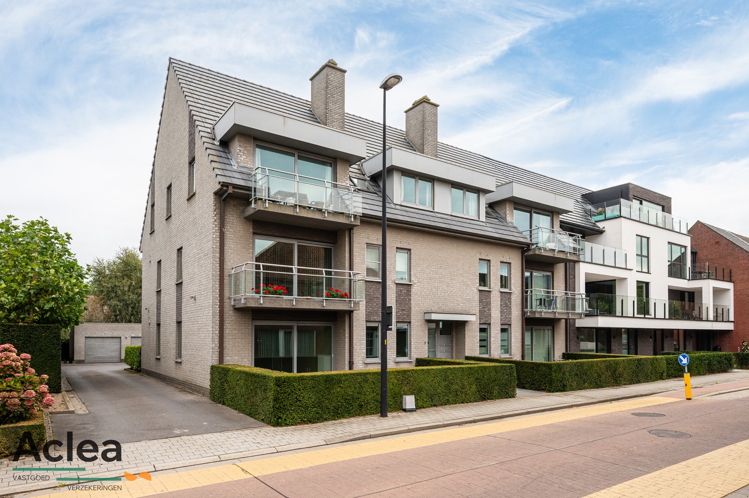 Ruim lichtrijk gelijkvloers appartement met 2 terrassen en garage - foto 1