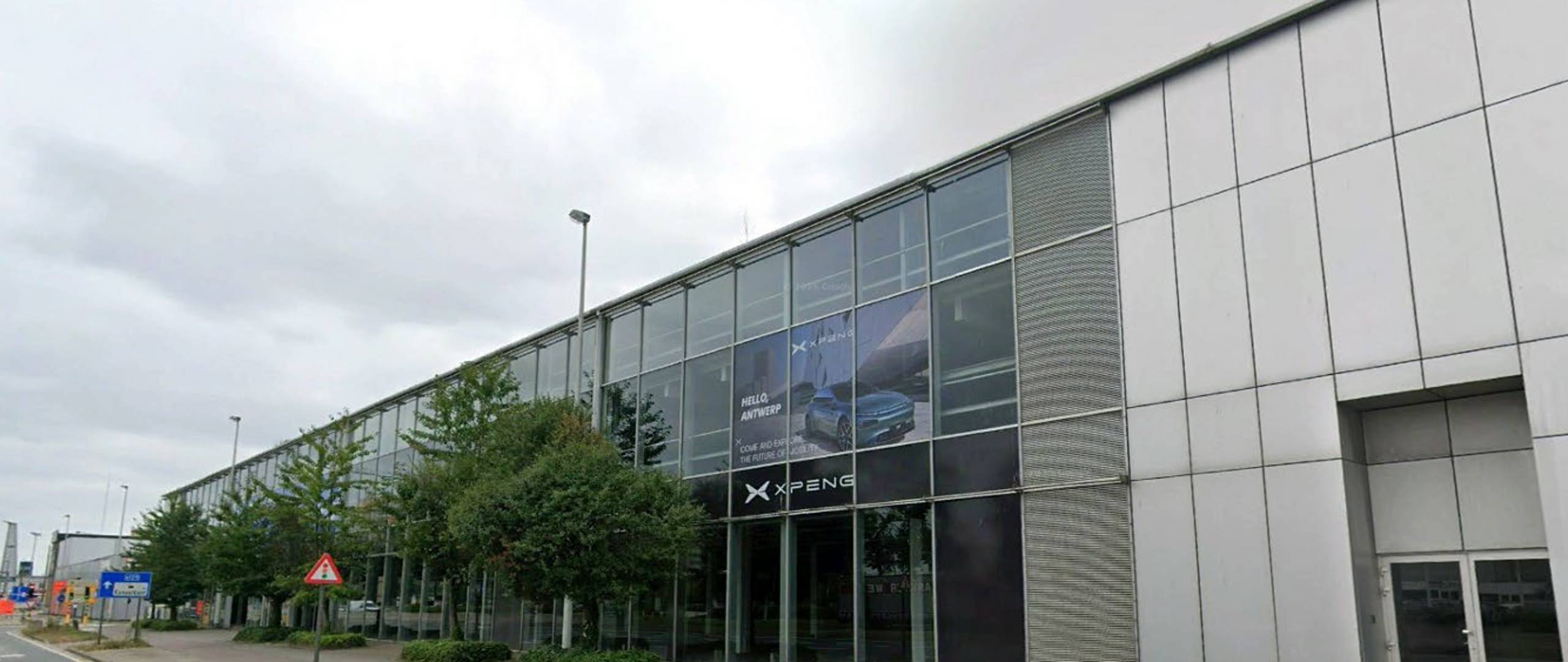 Polyvalen gebouw te huur langs de Groenendallaan 395 te Antwerpen - foto 1