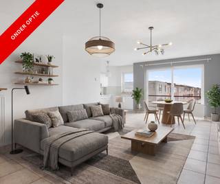 Dit appartement bevindt zich op de tweede verdieping van een kleinschalig gebouw in een rustige woonwijk, vlakbij het centrum van Stabroek.<br /><br />We betreden het appartement in de inkomhal die is voorzien van een gastentoilet met handenwasser.<br /><br />De lichtrijke leefruimte op tegelvloer heeft een goed verzicht (weinig inkijk).<br />De aansluitende open keuken, die is ingericht met een gasvuur, dampkap, oven, spoelbak en een koelkast.<br />Naast de keuken vinden we een praktische berging met aansluitingen voor wasmachine en droogkast. Hier bevindt zich tevens de verwarmingsketel op aardgas.<br /><br />Het appartement is voorzien van twee ruime slaapkamers, die beiden uitgeven op een ruim balkon.<br /><br />Ten slotte vinden we een badkamer die is voorzien van een bad-/douchecombinatie en een dubbele lavabo.<br /><br />Algemeen:<br /><br />- Direct beschikbaar.<br />- EPC B: 173 kWh/m²/jaar - UC: 2629487<br />- Er is de mogelijkheid een garage optioneel mee aan te kopen aan €25.000. Momenteel is deze verhuurd.<br />- Asbestveilig.<br />- Geen lift aanwezig.<br />- Elektriciteitskeuring niet conform.<br />- P-score: B - G-score: A.<br /><br />Dit appartement is centraal gelegen: winkels, scholen en openbaar vervoer zijn allemaal op wandelafstand!<br />De oprit van de autosnelweg is eenvoudig te bereiken met een goede verbinding naar Antwerpen, Nederland en de Haven.