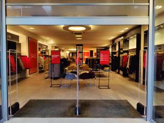 Dit commercieel pand is gelegen in de drukke handelsstraat Statiestraat in het hartje van Mol. Het pand beschikt over een grote vitrine waardoor...