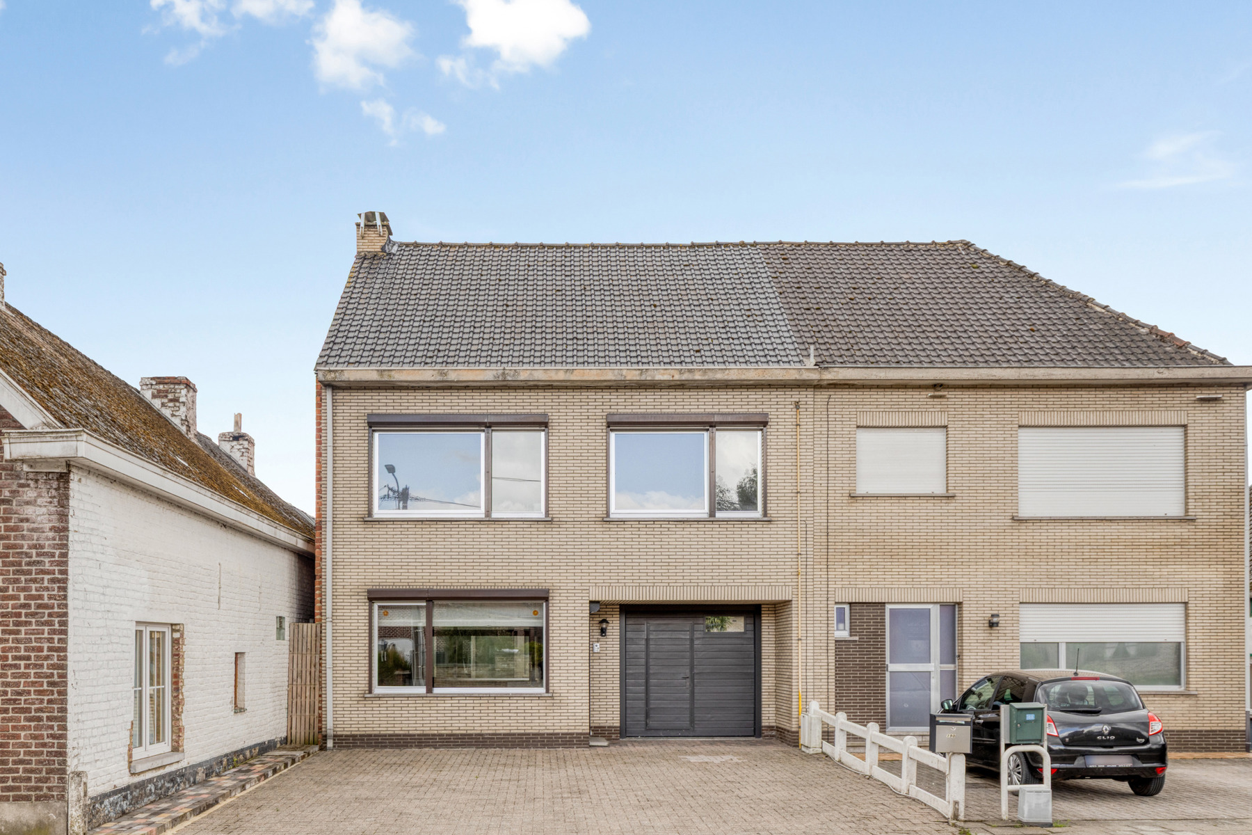 Op te frissen halfopen woning met loods te Affligem - foto 1