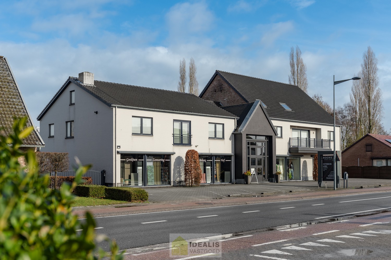 INSTAPKLARE HANDELSRUIMTE VAN MAAR LIEFST +- 410M² MET RIANTE WONING OP SCHITTERENDE COMMERCIËLE ZICHTLOCATIE!! - foto 4