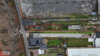 Garage op en met grond gelegen in de rustige Rozenstraat. Het perceel heeft een oppervlakte van 198 m² en is bebouwd met een garage met een...