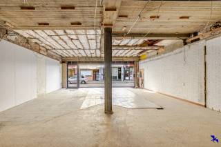 Welcome to Willebroek!Located on the vibrant August Van Landeghemstraat in Willebroek, this commercial property of over 130 m² offers an exceptional...