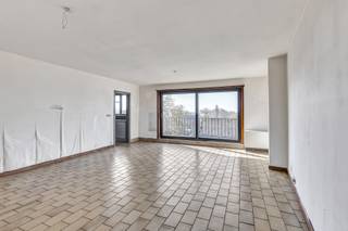 Voor meer info of een bezoek, bel 053 59 49 32 - Op het dorp van Moorsel bevindt zich dit appartement met drie slaapkamers op de tweede...