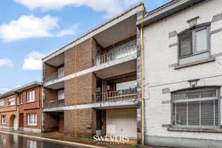 Voor meer info en foto’s, surf naar www.swevers.be – Deze instapklare rijwoning in Scherpenheuvel-Zichem biedt 196 m² woonoppervlakte, verdeeld...