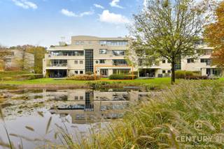 Exclusief gelijkvloers appartement in parkdomein "Residentie 'De Dennen"Gelegen in de groene en rustige omgeving van Residentie 'De Dennen' in...