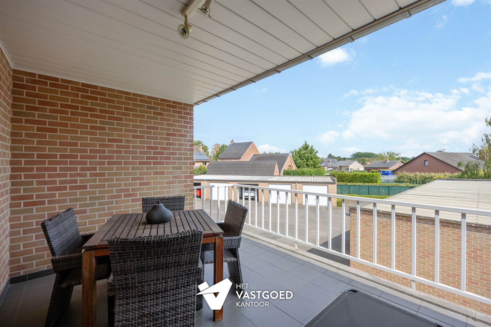 ZEER RUIM DUPLEX APPARTEMENT VAN 159 M² MET ZEER PRAKTISCHE INDELING EN KWALITATIEVE AFWERKING - foto 4