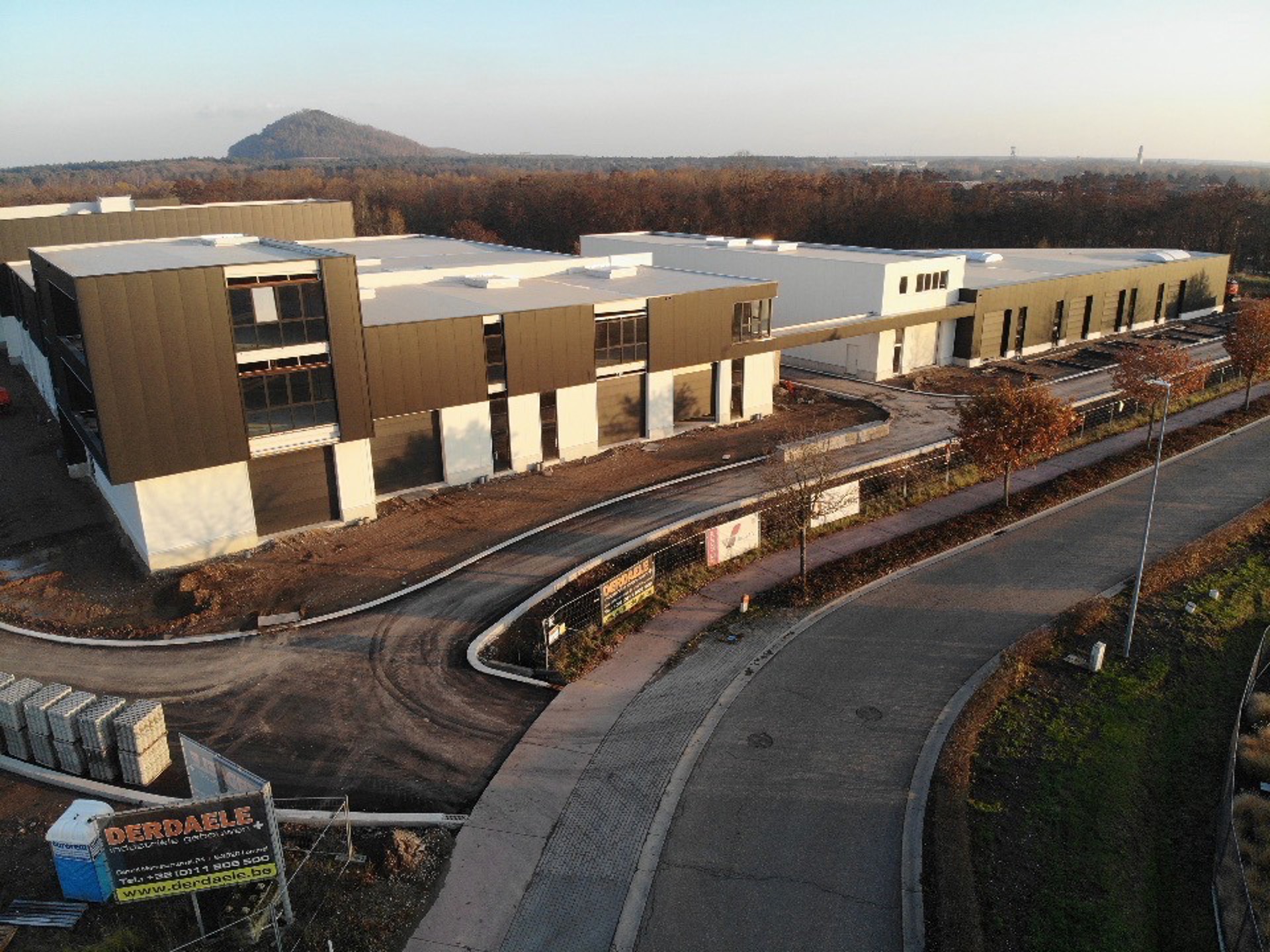 Nieuwbouwproject te Genk - BEDRIJVENPARK KOMPELLAAN - foto 2