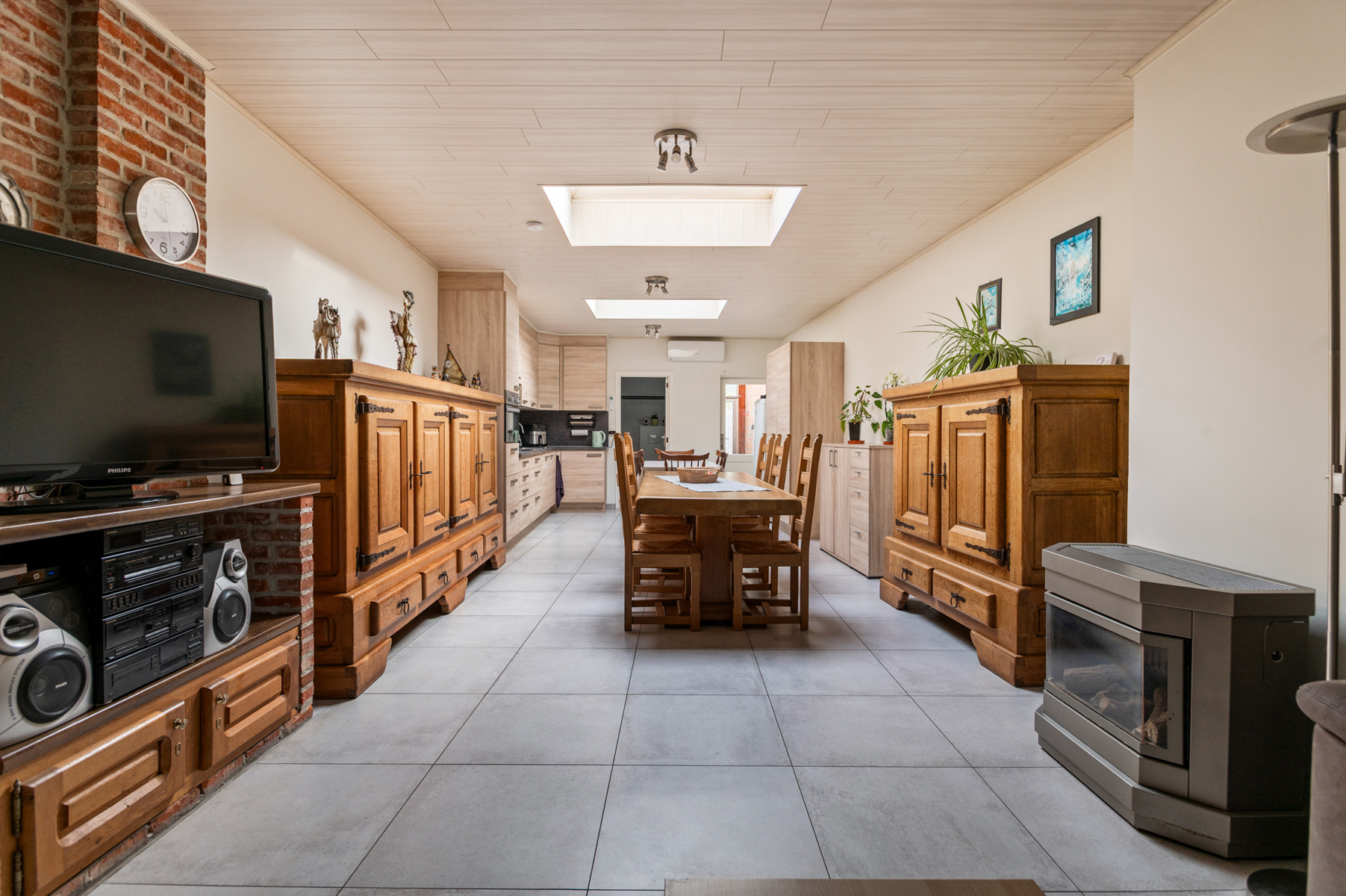 Instapklare stadswoning met drie slaapkamers en inpandige garage.  - foto 4