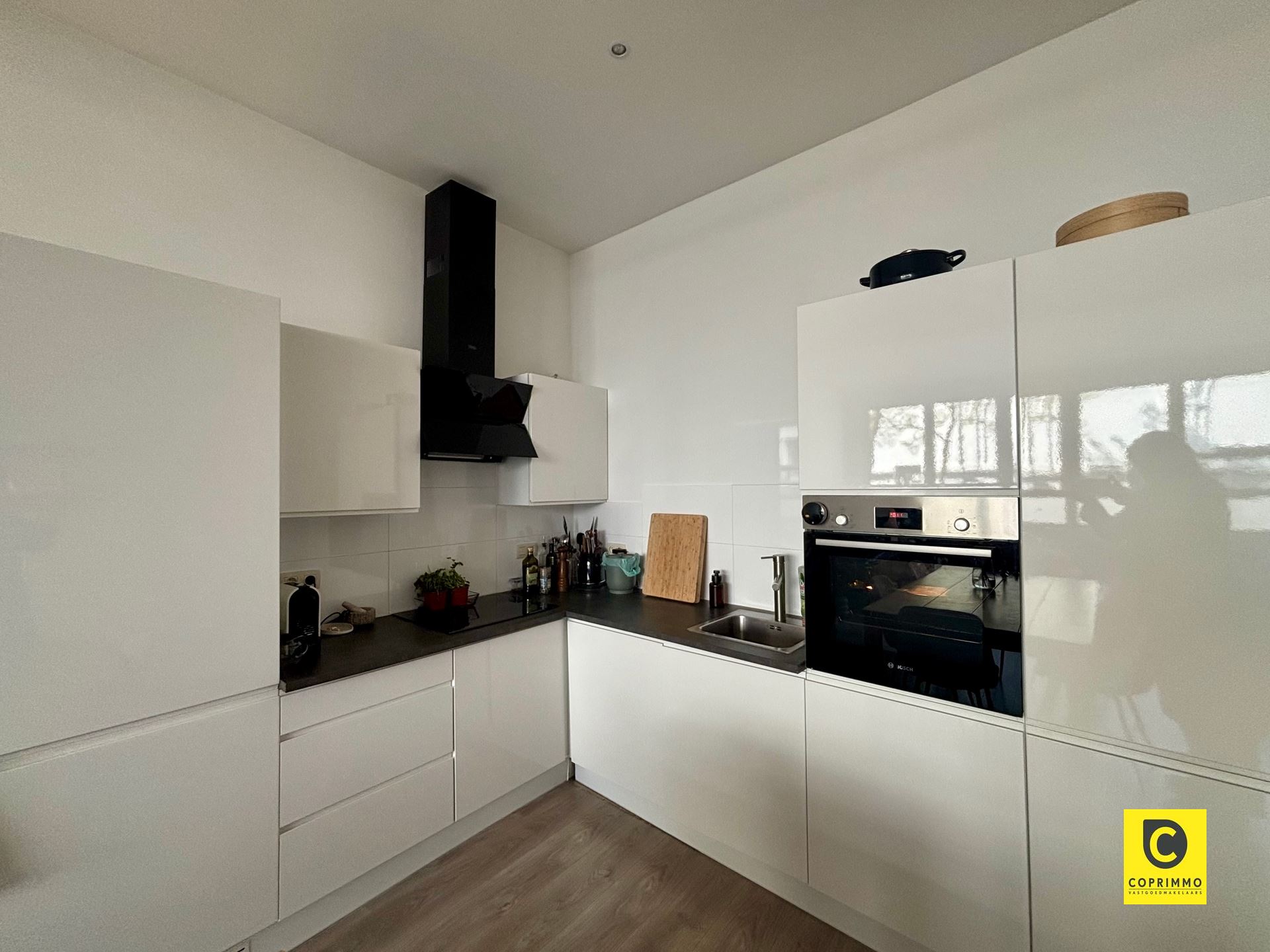 Stijlvol gelijkvloers app met ruime tuin! - foto 3