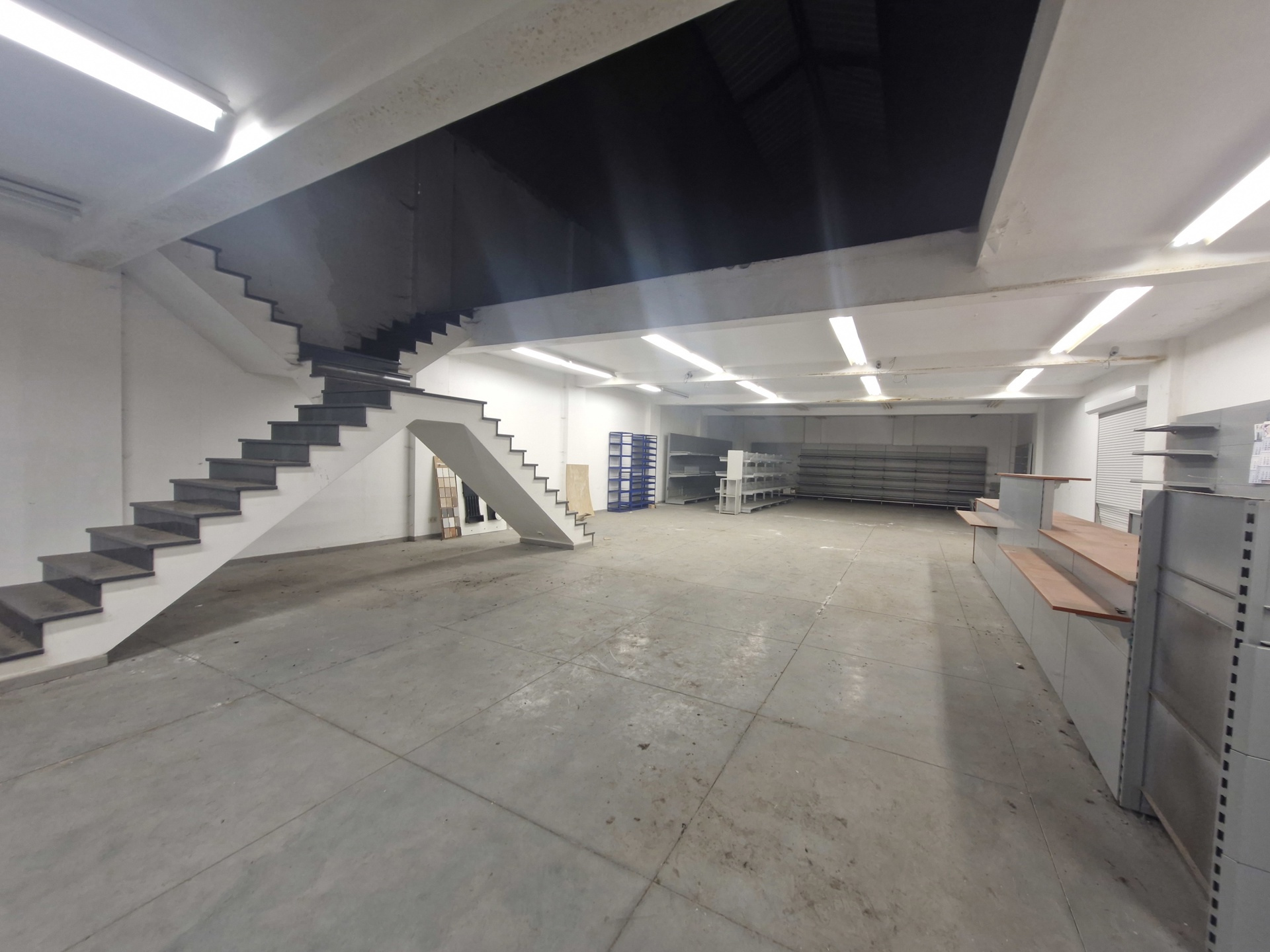 Commercial à vendre à Charleroi - photo 2