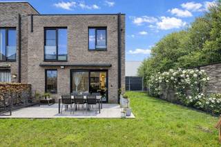 Cette maison BEN économe en énergie, construite en 2020, est située dans un quartier résidentiel calme à la frontière avec Langerbrugge (Evergem)...