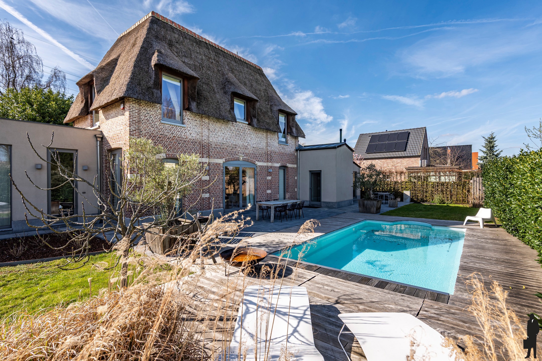 Unieke villa met zwembad, 4 slpk en zuidgerichte tuin - foto 2