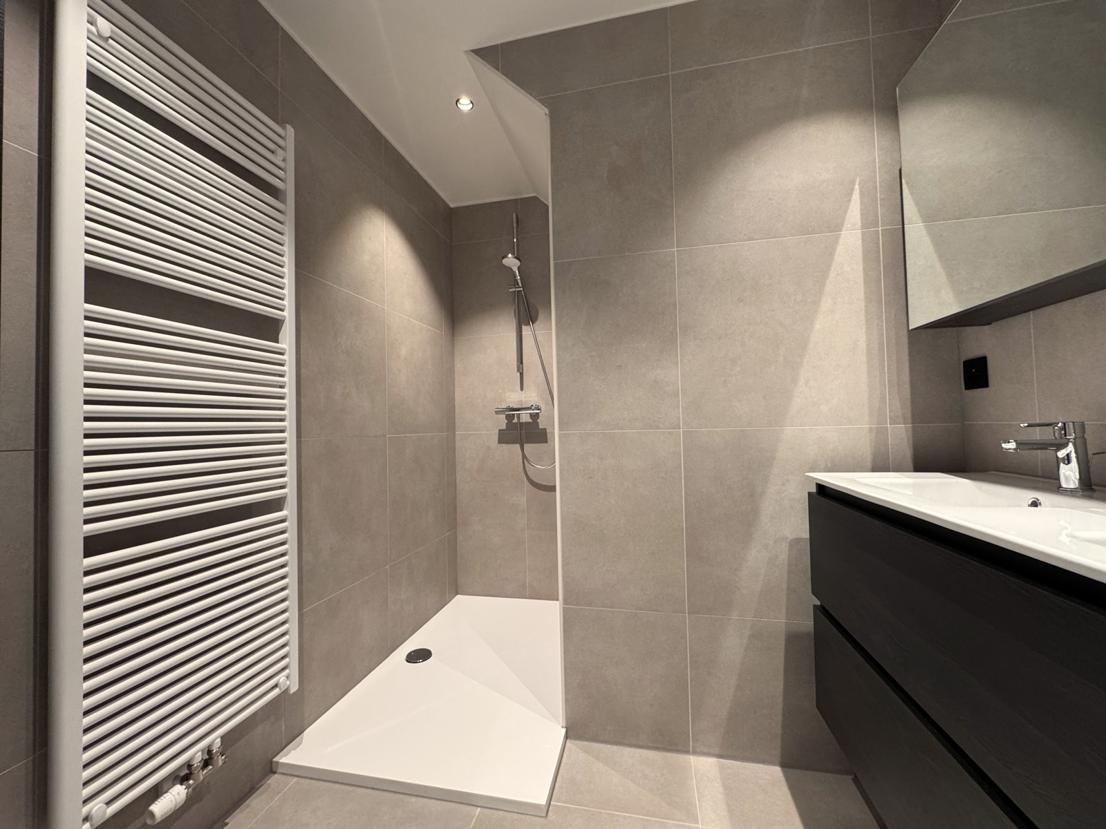 Gerenoveerd appartement op toplocatie - foto 5