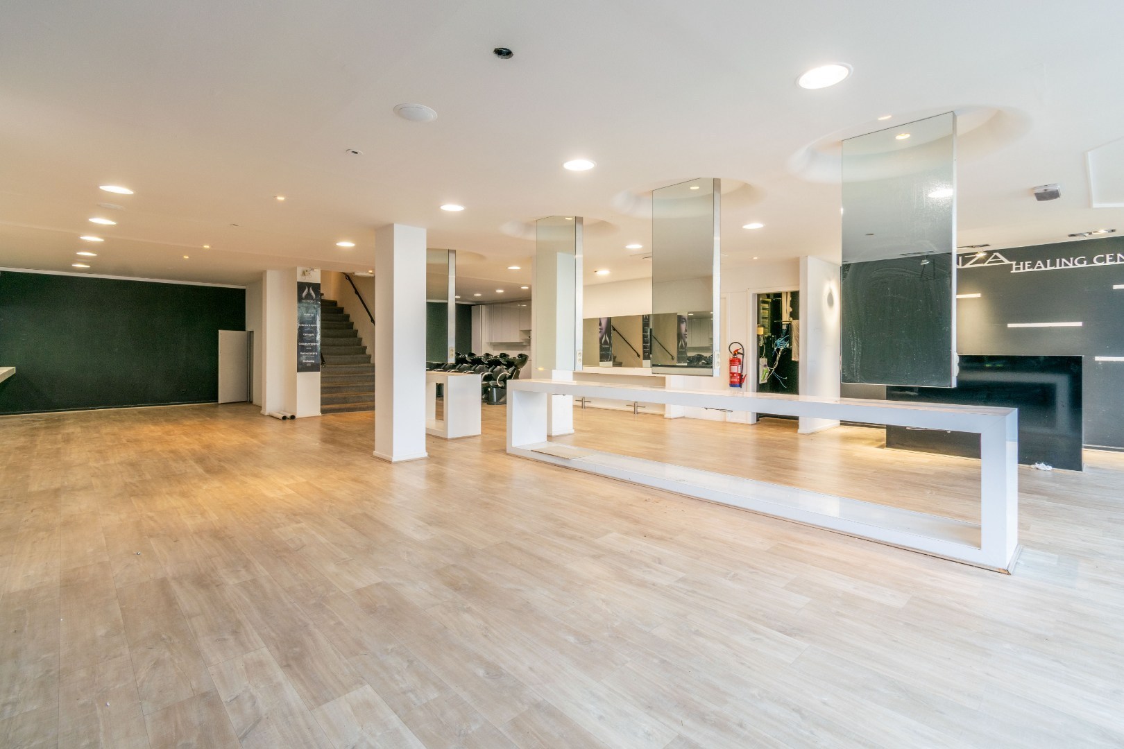 ZEER RUIM DUPLEX KANTOOR-EN/OF COMM. RUIMTE (261m²) ! - foto 4