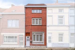 In een rustige straat in Gentbrugge, op een vlot bereikbare ligging nabij openbaar vervoer, winkels, scholen en belangrijke invalswegen, bevindt...