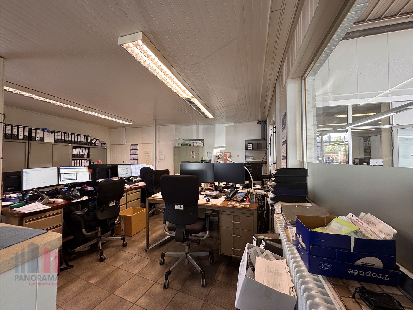 HANDELSRUIMTE VAN 785 M² MET ZICHTLOCATIE - photo 4