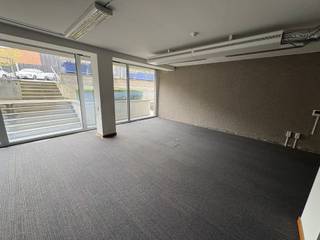 Moderne kantoorruimte van ca. 591 m² te huur op de -1 verdieping van een kwalitatief kantoorgebouw in Mechelen. Het gebouw combineert...