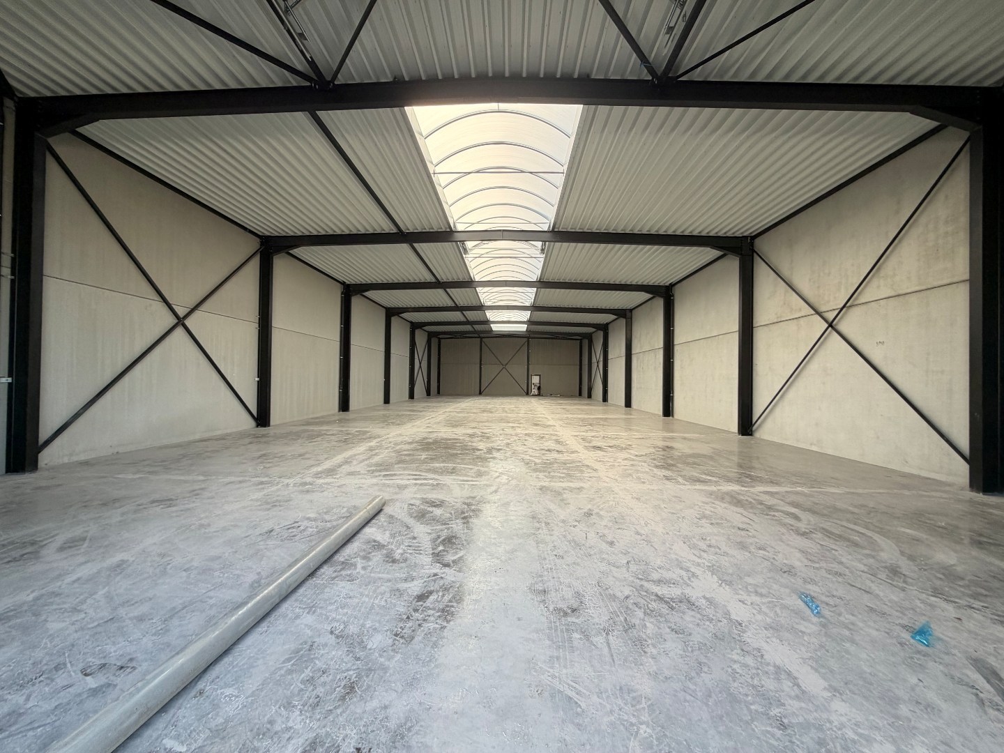 Nieuwbouw-loods in industrieterrein Gavere. - foto 4