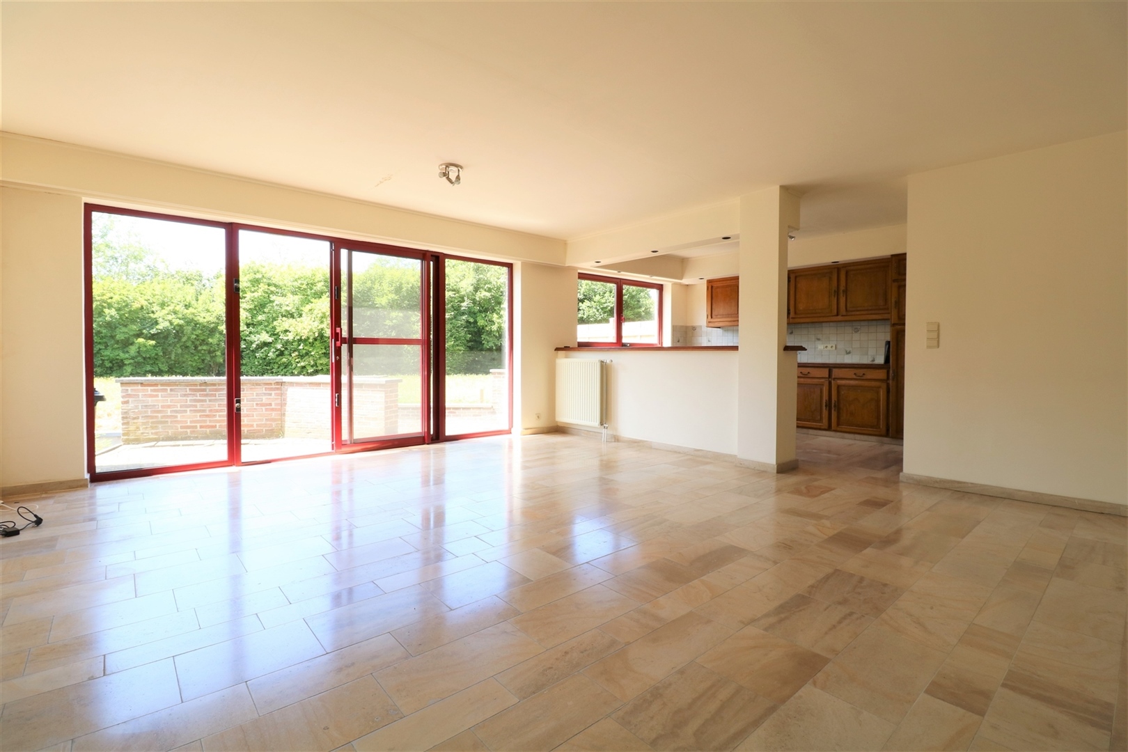 Ruim appartement met 2 slpks en garage - foto 3