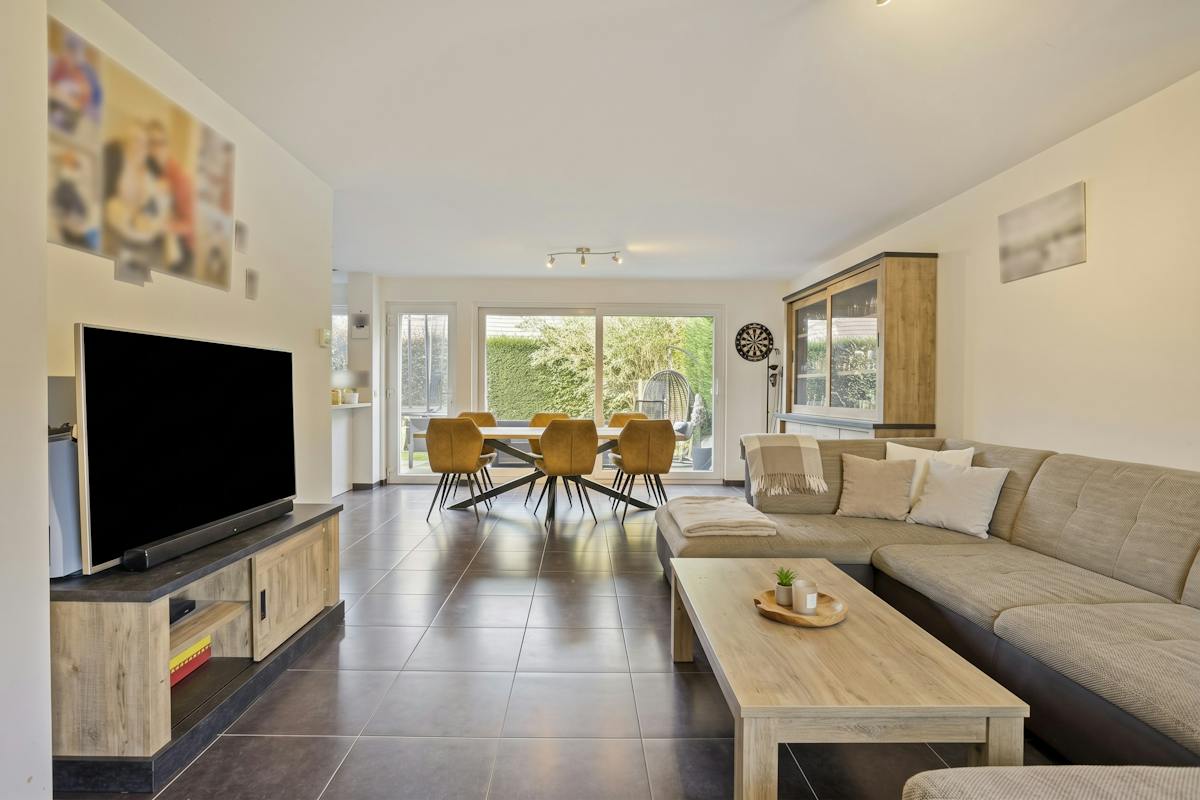 Ready to move in house with garden and garage in Roeselare for sale - photo 2