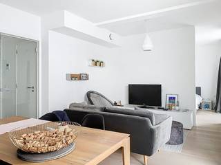 Dansaert - Ruim bemeubelde studio met parking te huur met groot terras in de Dansaertwijk, vlak aan het kanaal in Brussel. Geniet van een...