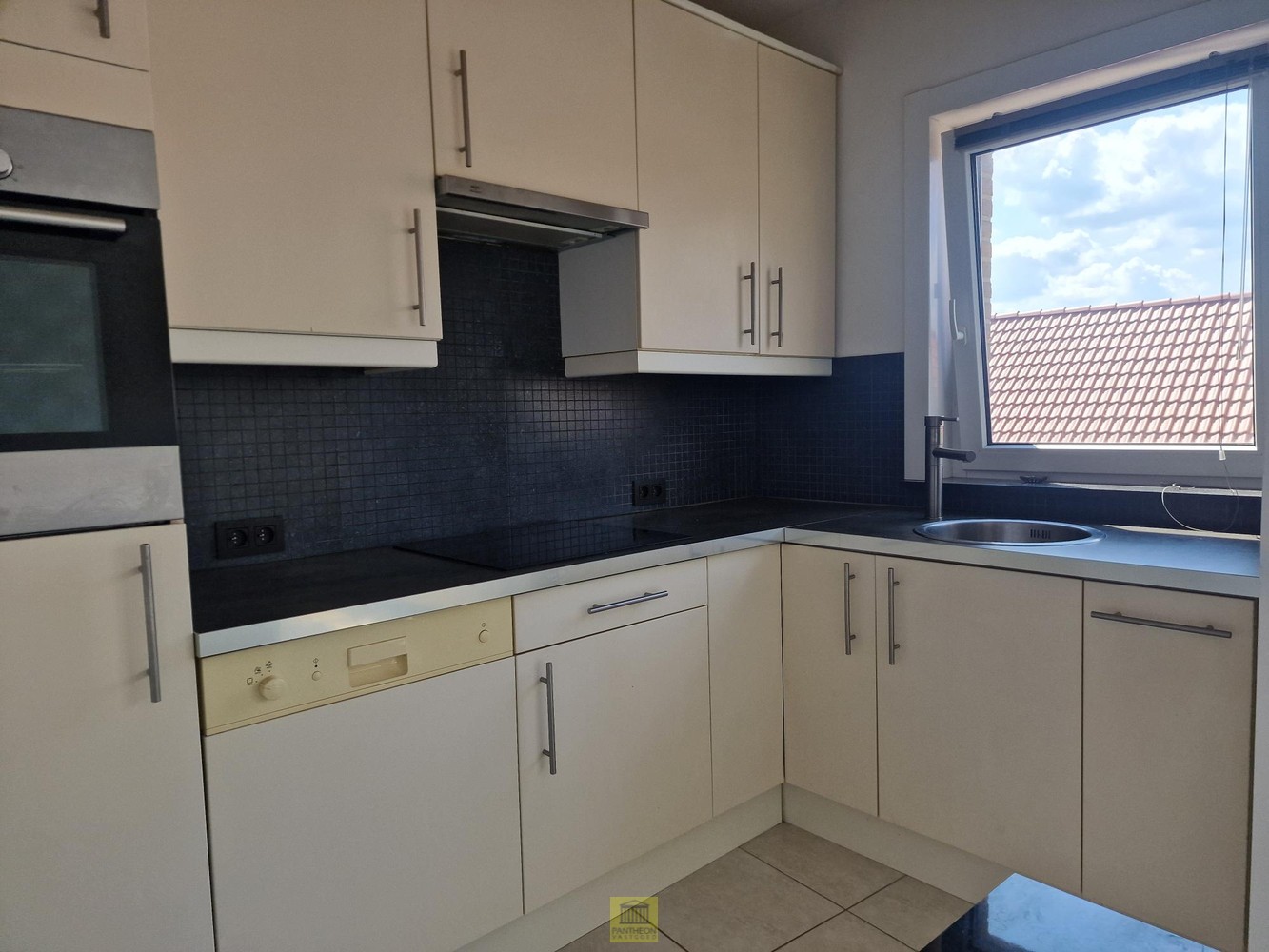 Interessant opbrengsteigendom met 3 appartementen in het hart van Vlezenbeek - foto 4