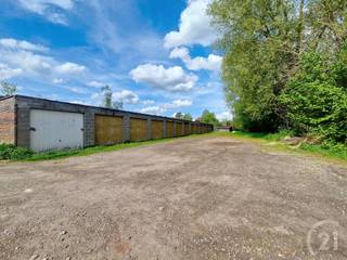 30 garageboxen te Mechelen!Opbrengsteigendom bestaande uit 30 garageboxen te Mechelen.Dit complex is gunstig gelegen aan de Blindestraat,...