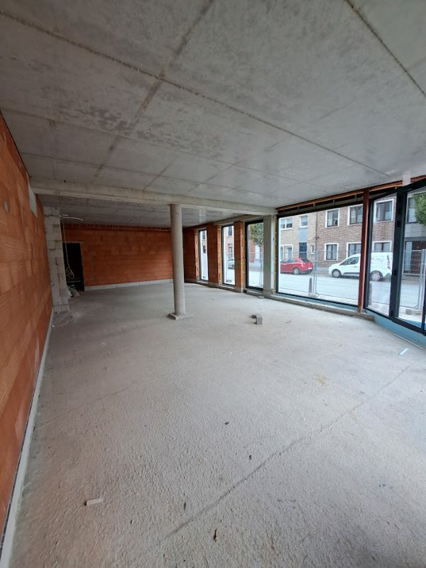 Een gunstig gelegen nieuwbouw handelspand in het centrum van Sint-Lenaarts - foto 5