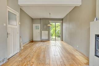 Deze te renoveren, halfopen woning in hartje Sint-Michiels, Brugge, ligt op een ruim perceel van 316m² en beschikt over 3 grote slaapkamers en...