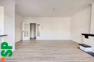 Volledig vernieuwd 2-slaapkamerappartement met terras én garagebox in WilrijkOntdek dit volledig gerenoveerde appartement aan de Pastoor Bauwenslaan...