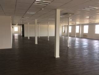 Instapklaar landschapskantoor van ca. 397 m² te huur nabij afrit 13 van de E40. Voorzien van vergaderruimte, kitchenette, badgesysteem aan de...