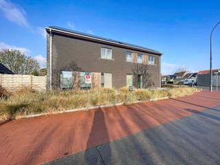 Dans un endroit calme et central à proximité des commerces, des écoles, de l'autoroute et du parc sportif De Schorre, vous trouverez ces...