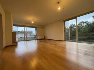 Dit appartement is praktisch gelegen langs de Weg naar As vlakbij het centrum van Genk. Verder liggen openbaar vervoer, de scholengemeenschap,...