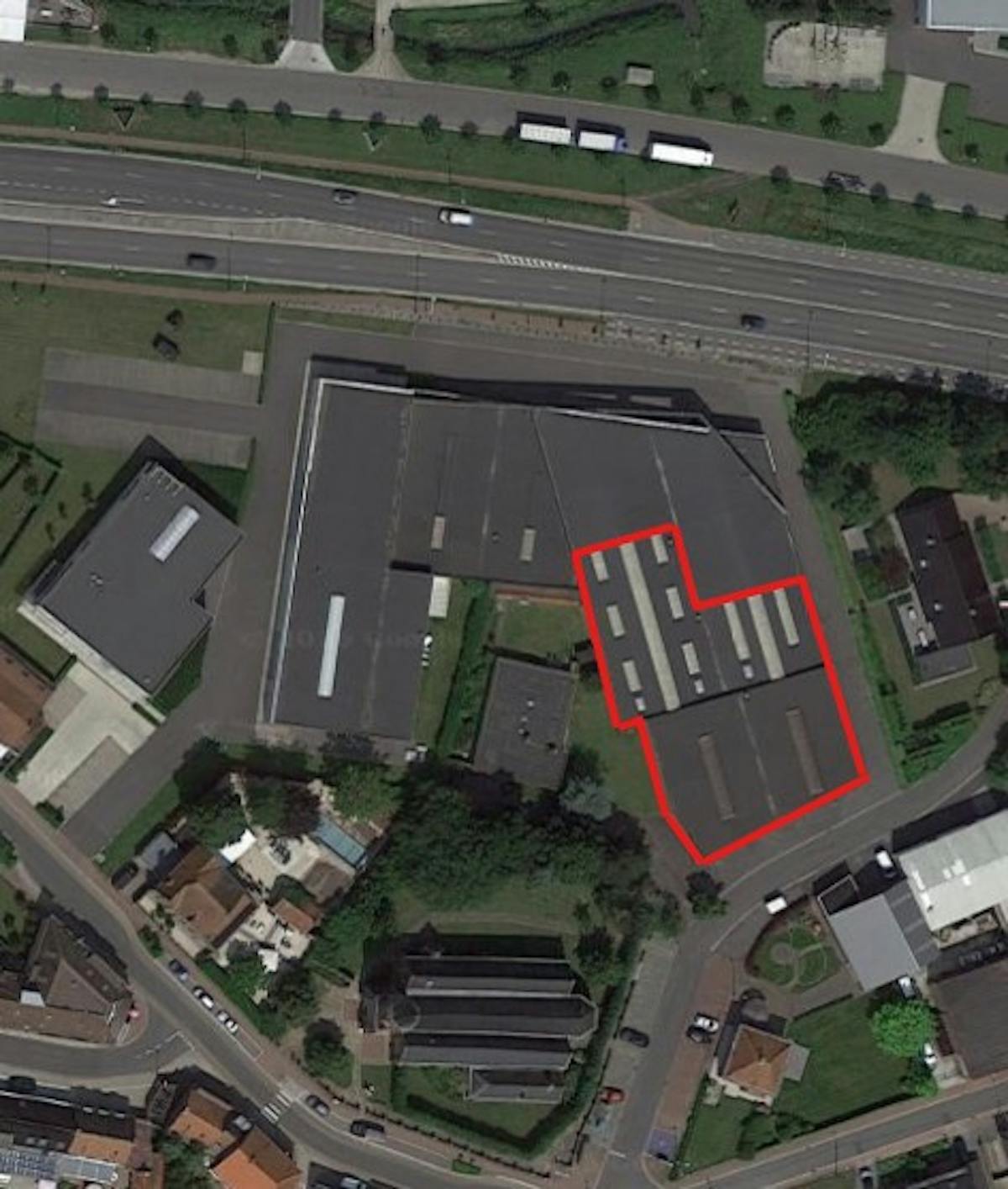 Magazijn van ca. 1.669m² nabij afrit E403 te Roeselare-Rumbeke - foto 3